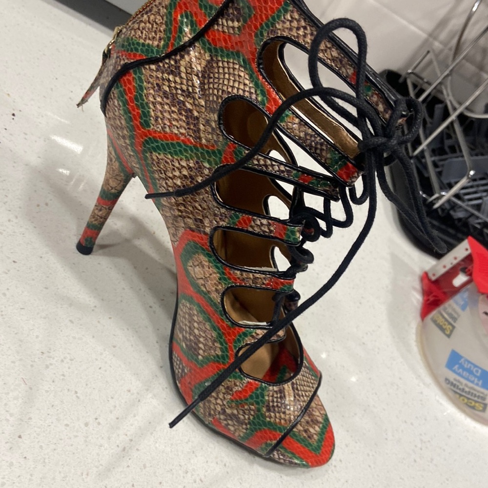Shoes high heel